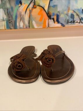 Enzo Angiolini Brown Rose Toe-Post Sandals